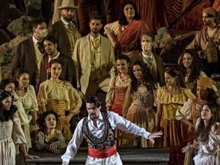 Carmen ‘riapre’ l’Arena, tutto esaurito dopo 2 anni